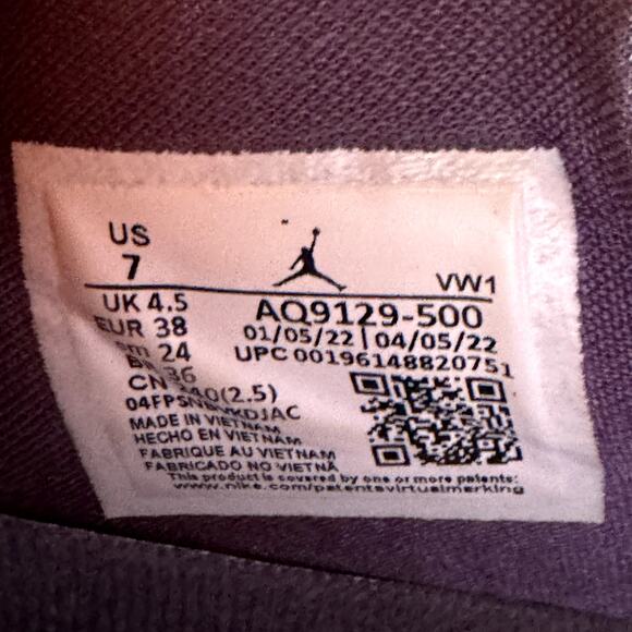 =Size 7 - Wmns Nike Air Jordan 4 Retro Canyon Purple Women\'s Shoes